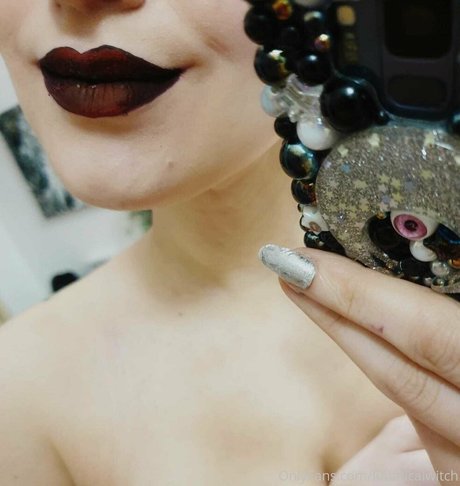 ティーンソロOnlyFans アート裸 写真