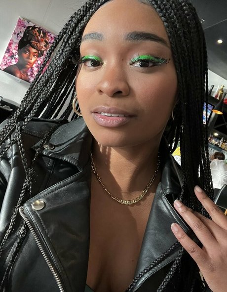 DefinedByKy 無料女優 写真