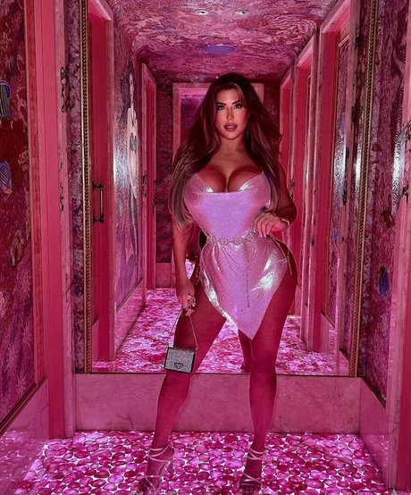 Abroadwithmila HDモデル ギャラリー