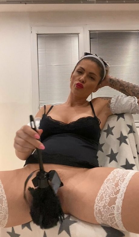 金髪ヌードOnlyFans 美しいヌード 写真