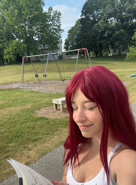 books withaeri アートモデル 写真