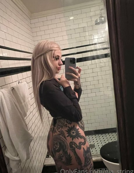 Gia String 限定モデル アーカイブ