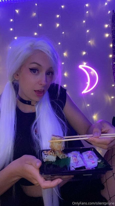 Silentprune セクシーなポルノスター 画像