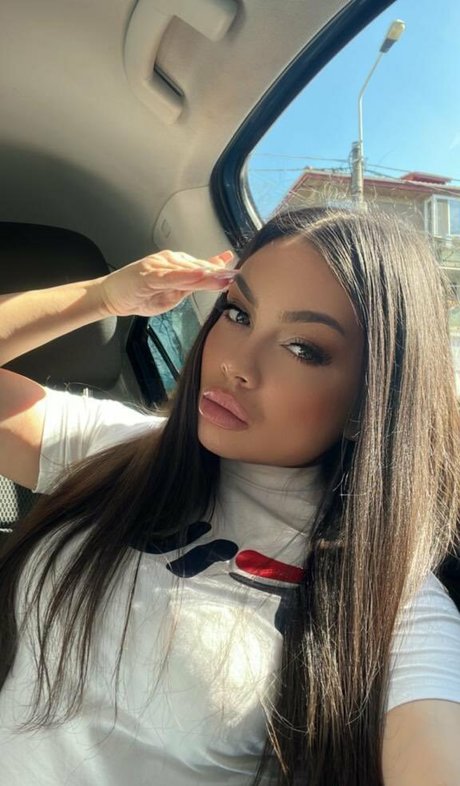 kristinne7777 ポルノスター アート 画像