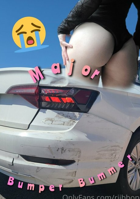 riibbon ヌードのポルノスター ギャラリー