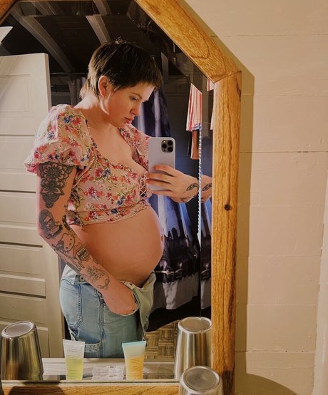 イギリス人熟女OnlyFans アート裸 写真