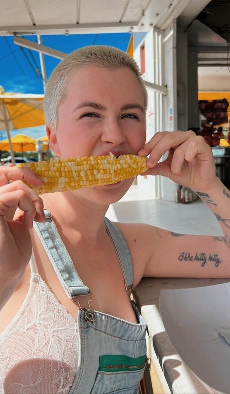 ライブストリーミングOnlyFans アート裸 画像