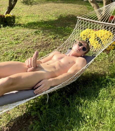 ティーンプッシーOnlyFans アートポルノ 写真