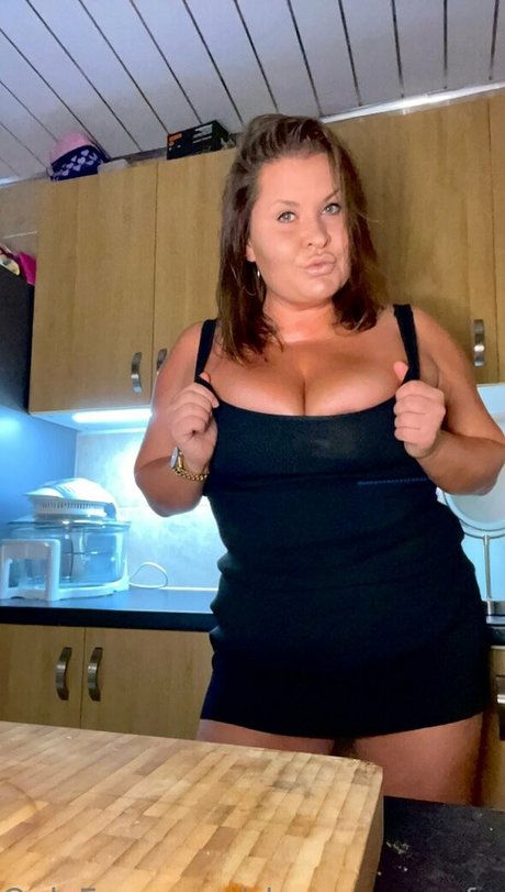 BBCティーンオンリーファンズ 美しいヌード 画像