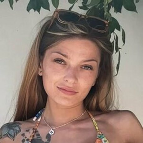 成熟した異人種間OnlyFans トップ 写真