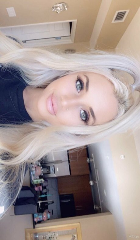 itshollyday top profile image