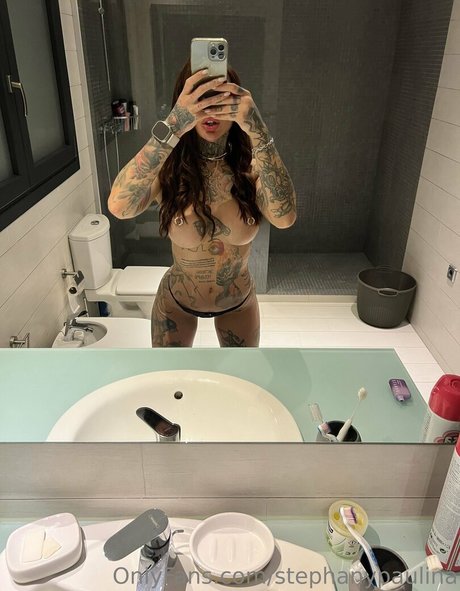 Stephanie Paul ヌードモデル 写真