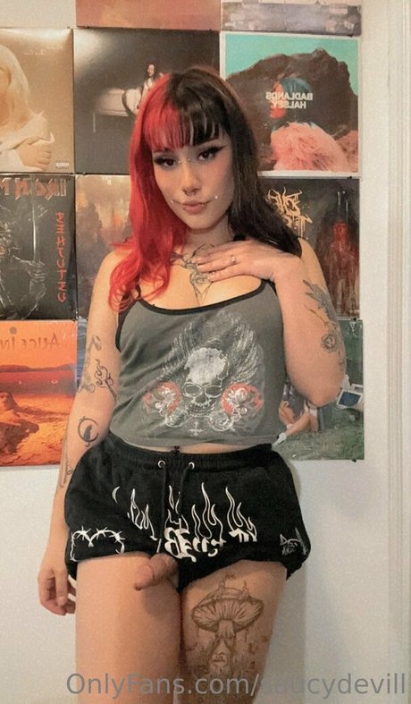 saucydevill HDポルノスター 写真