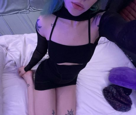 黒檀の小人OnlyFans セクシー 写真