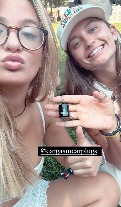 かわいい巨乳OnlyFans 美しい裸 画像