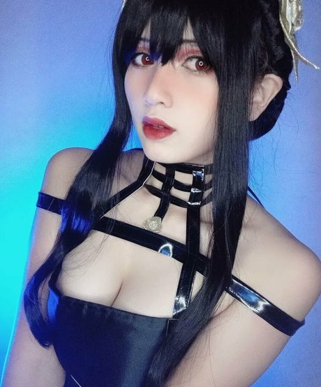 Rue cosplayer スター 裸 写真