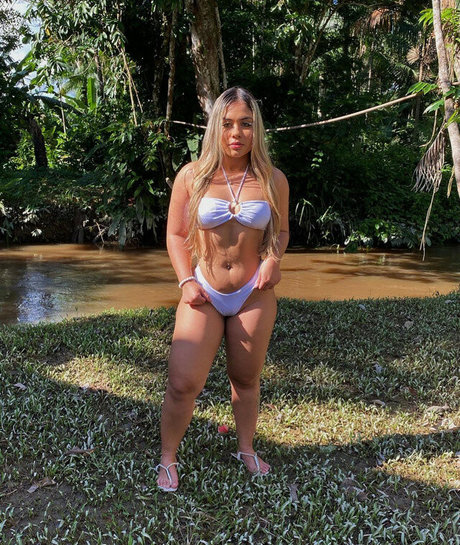 Ana Caroline ヌードモデル 写真