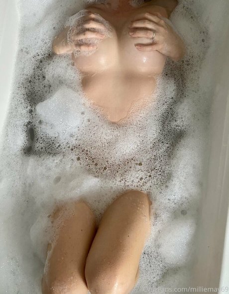 スムーズなOnlyFans 無料ヌード 画像