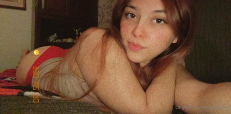 ittybittydee アート女優 写真