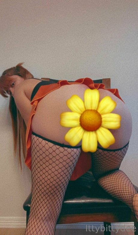 ittybittydee ホットなモデル 写真