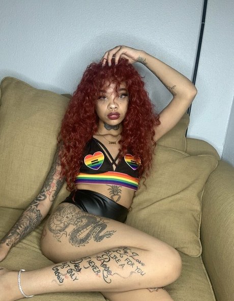 熟女クーガーOnlyFans 無料 画像