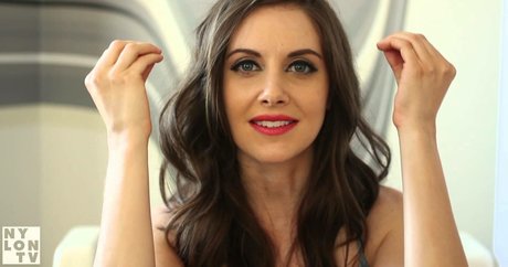 Alison Brie ヌード女優 写真