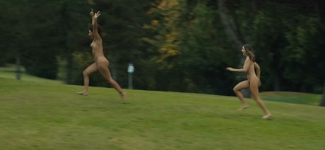 Alison Brie 裸モデル ギャラリー