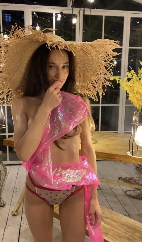 アジアンタトゥー OnlyFans セクシー裸 画像