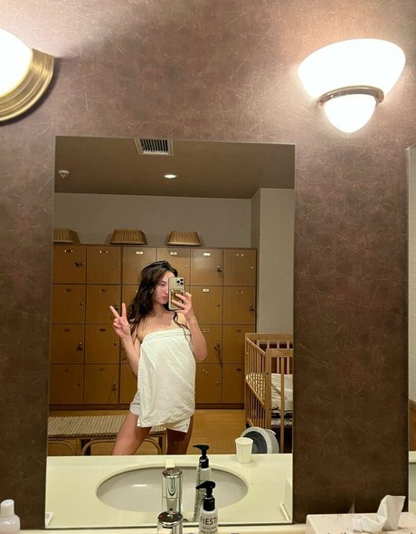 小柄なBBC OnlyFans ホットセックス 写真