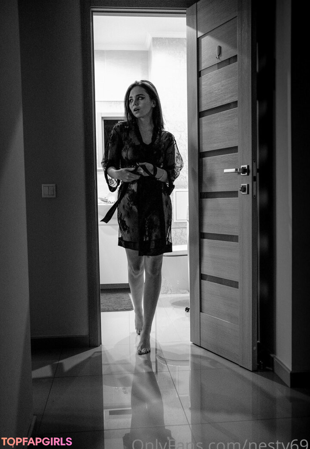 かわいい赤毛のOnlyFans 美しいxxx 写真