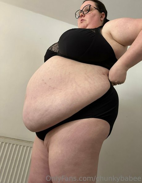 18歳のOnlyFans ポルノ ギャラリー