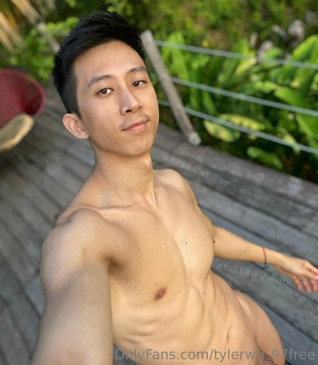 tylerwu 97free セクシーモデル 画像