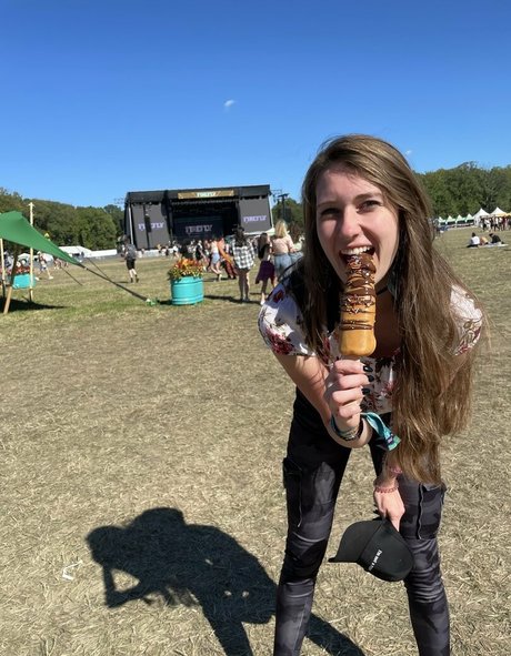 Moongirlbabyy ヌードスター 写真