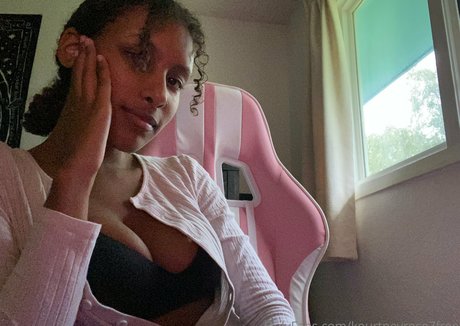 kourtneyrose7free ポルノモデル ギャラリー