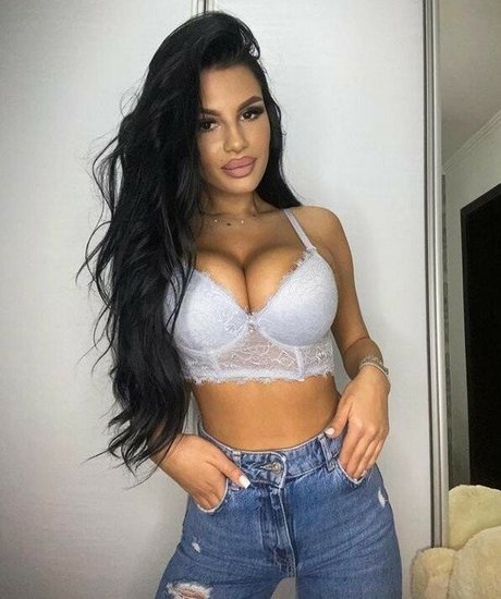 大きな黒いチンポ OnlyFans ポルノグラフィック 画像