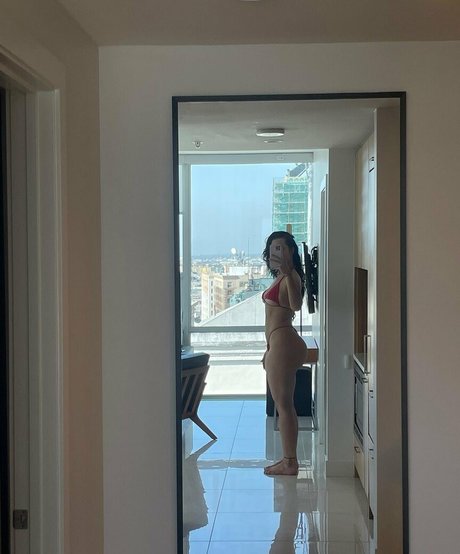 Amela Omor 完璧なモデル 写真