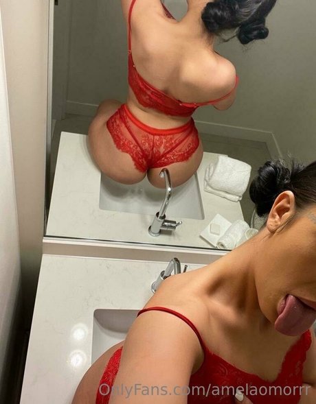 Amela Omor アダルトスター 写真