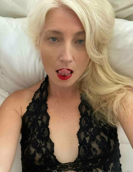 金髪の小柄なOnlyFans 素敵 ギャラリー