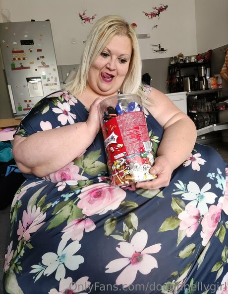 doughbellygirl ポルノスター アダルト 写真