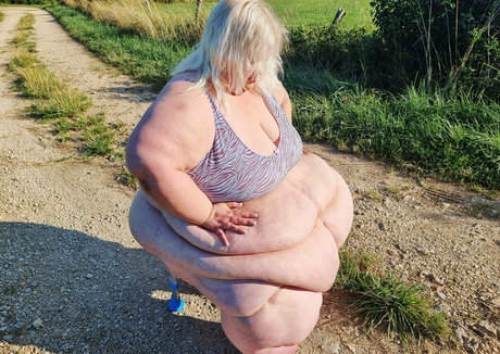 doughbellygirl ヌードモデル 写真