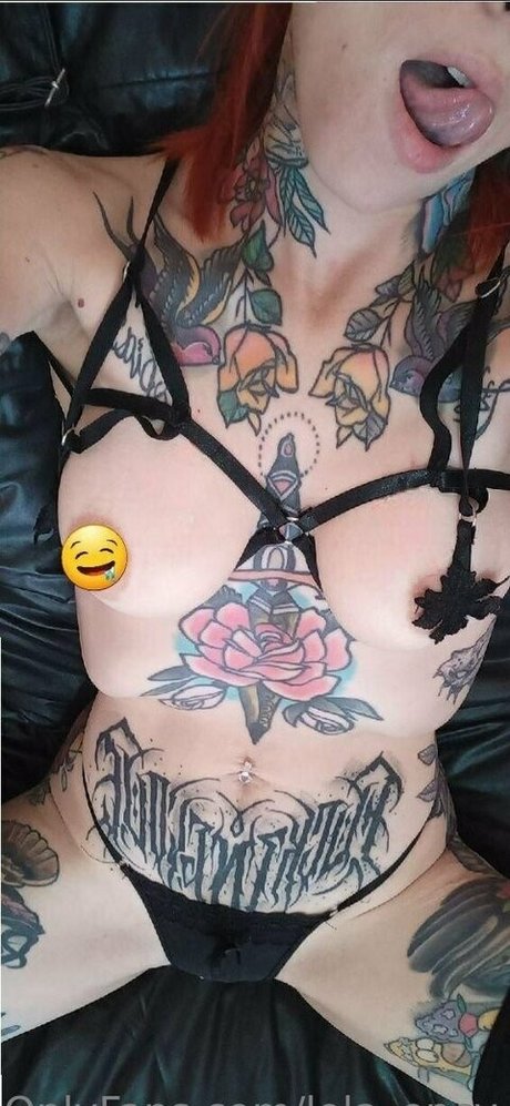 客室乗務員 OnlyFans エロチック 画像