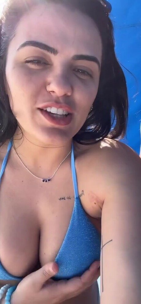 公共の場での猫のOnlyFans 美しい裸 ギャラリー