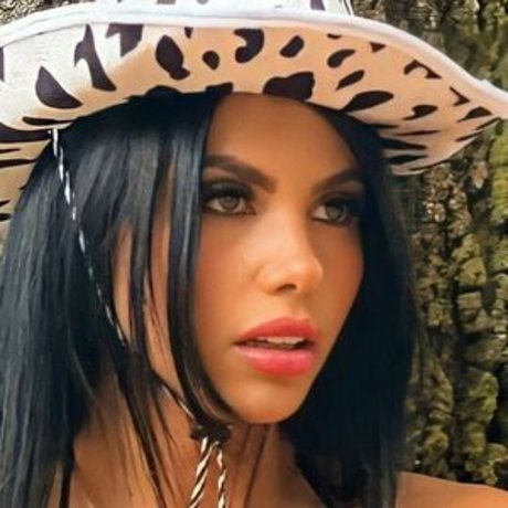 Yesli Gomez セクシーなポルノスター 写真