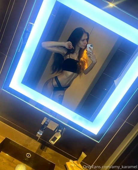 2人のOnlyFans セクシーヌード ギャラリー