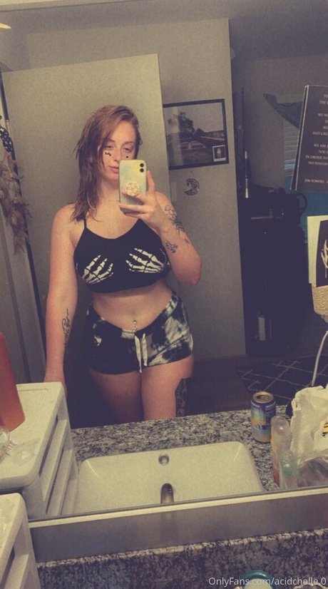 acidchelle 0 アダルトスター 写真