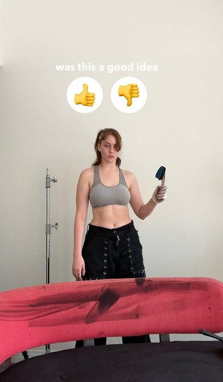 ストリッパーOnlyFans アート裸 画像