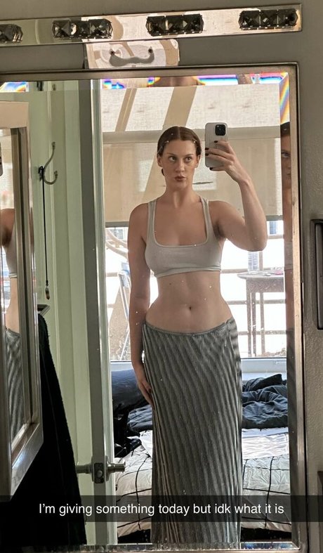 Tati Bruening 素敵なポルノスター ギャラリー