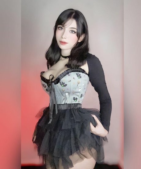 Lilywaifu 高品質女優 画像