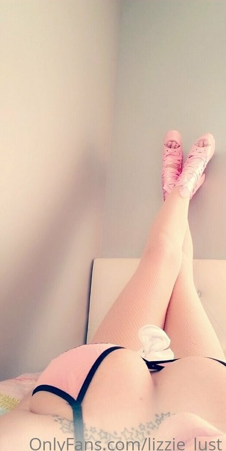 lizzie lust top profile image