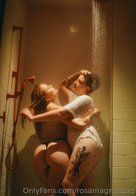 rosamagnoliaxo 限定モデル 写真